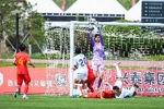 U16门将江宇涵：球迷没打伞没穿雨衣淋着雨给我们加油，很感谢